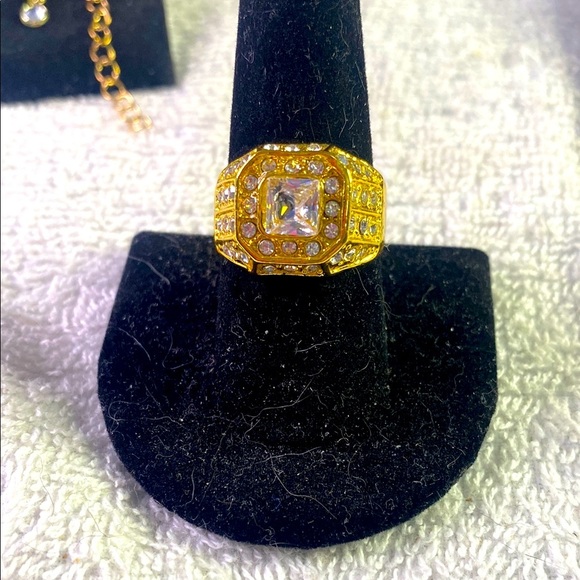 Men’s gold tone ring size 9 - Picture 3 of 7